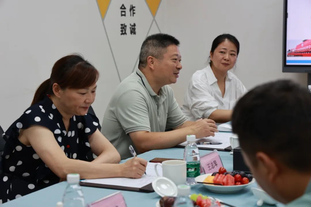 旅游與城鄉規劃學院院長陳友良發言.jpg