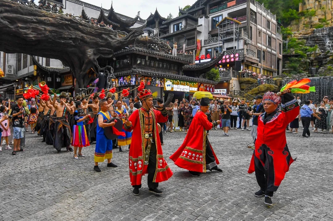 張家界“土家六月六”民俗文化旅游活動(dòng)周現(xiàn)場.jpg